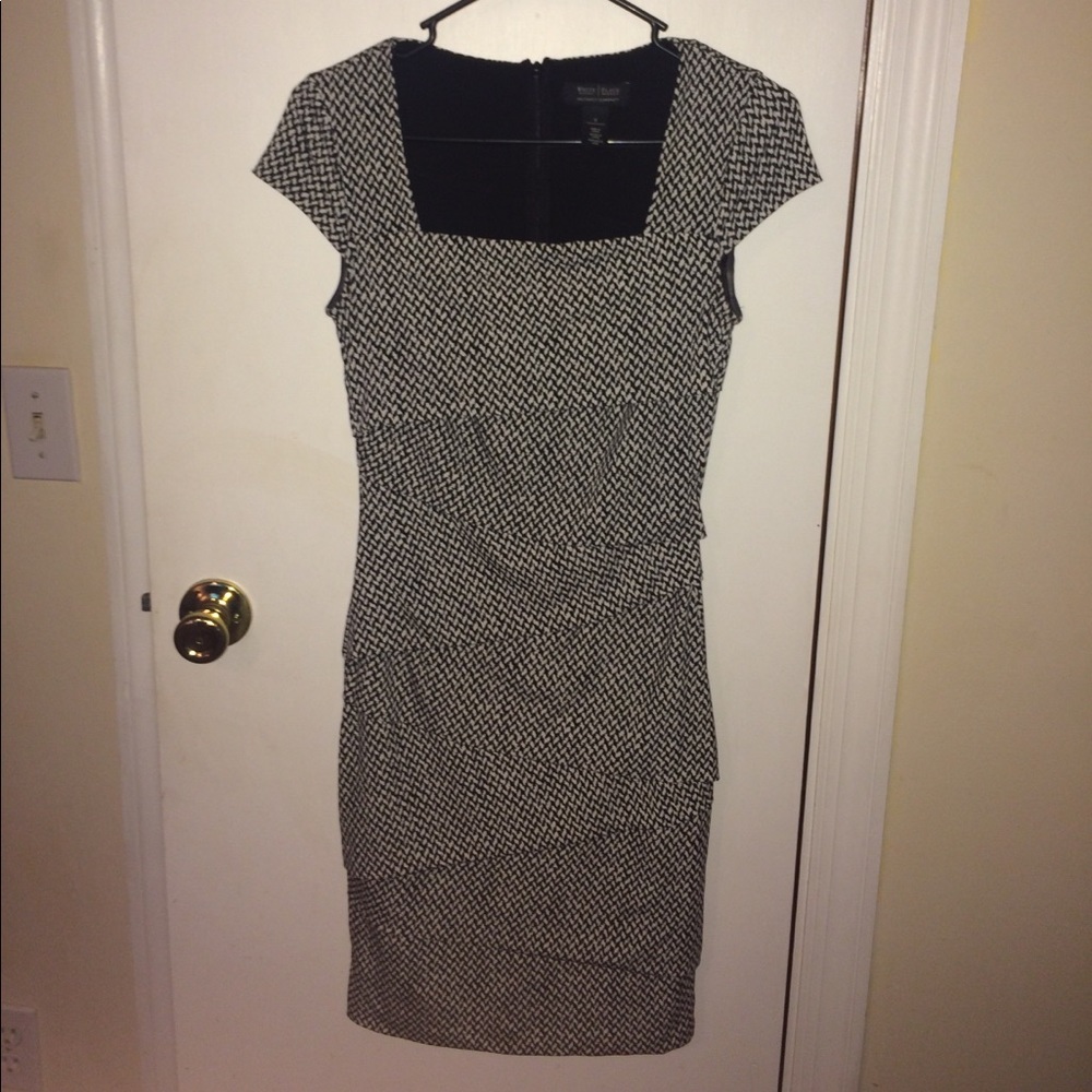 WHBM instantly slimming dress black & white size 0